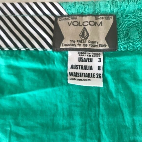 ⚜️Volcom Skirt⚜️6 For $25  - Picture 5 of 7
